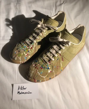 Maison Margiela  - Margiela Replicas size 44. Helt nya och oanvända. Finns för upphämtning i Stockholm men kan också fraktas.