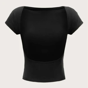 Svart topp  - Säljer denna svarta toppen från shein, använd en gång🫶🏻 