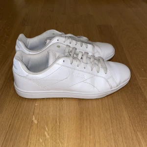 Reebok skor - Vita reebok skor
