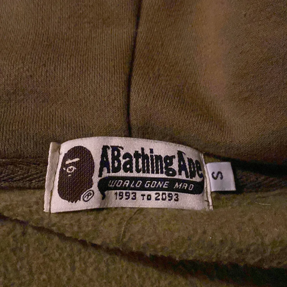 Bape hoodie seljer’’pris kan diskuteras’’ den är REAL. Hoodies.