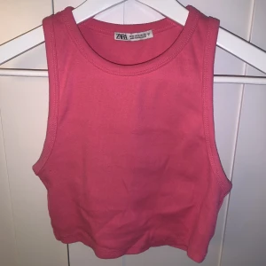 Sommar linne  - säljer mitt rosa linne från zara. Perfekt till sommaren, säljer då jag inte använder den. 