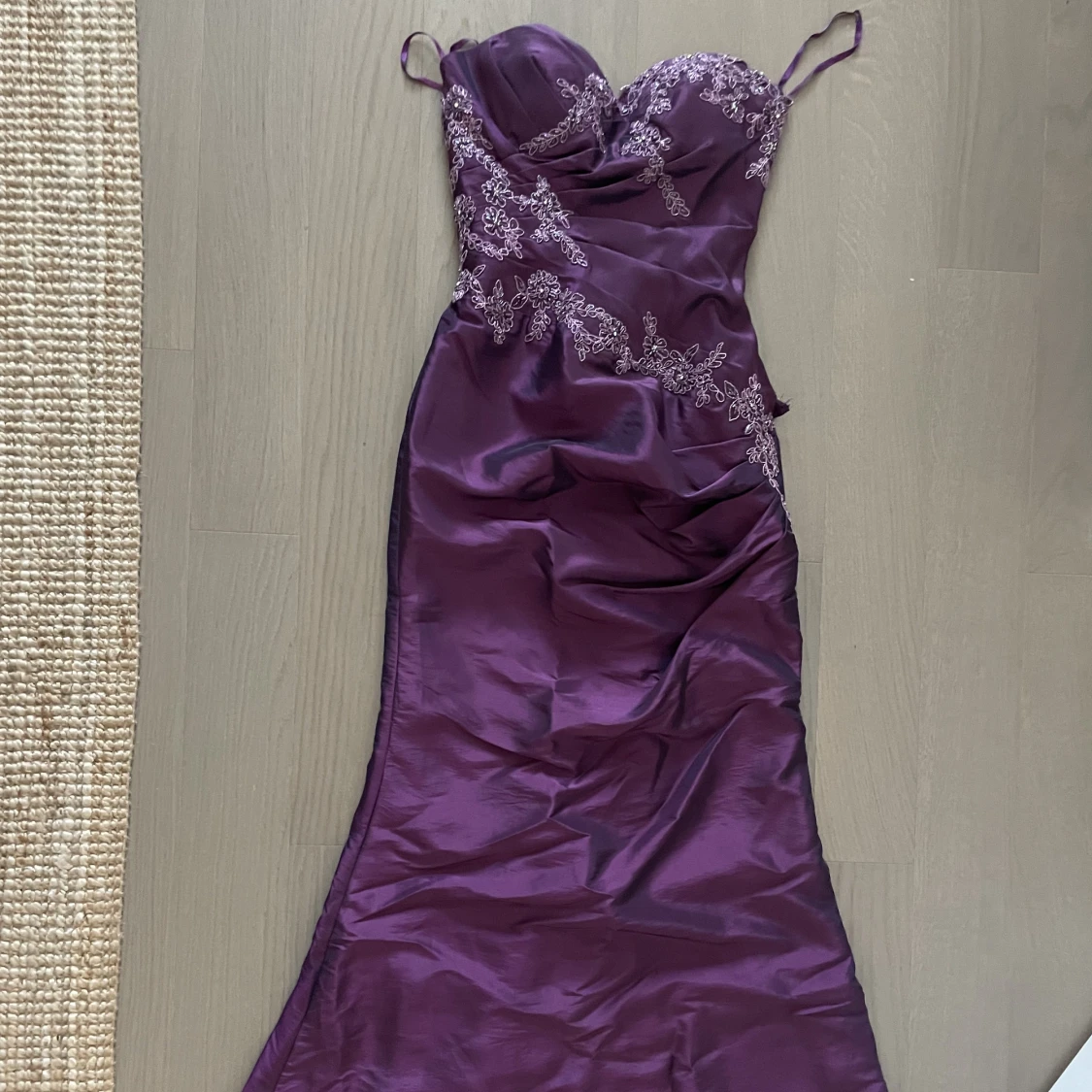 Oanvänd Unik balklänning