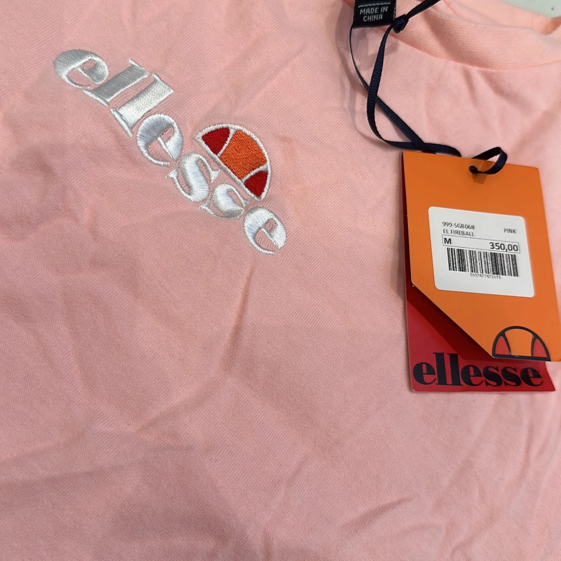 En ljus rosa ellesse t-shirt - 90