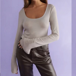 Tröja från Gina tricot  - Knappt använd, säljer då jag inte känner att den passar mig 