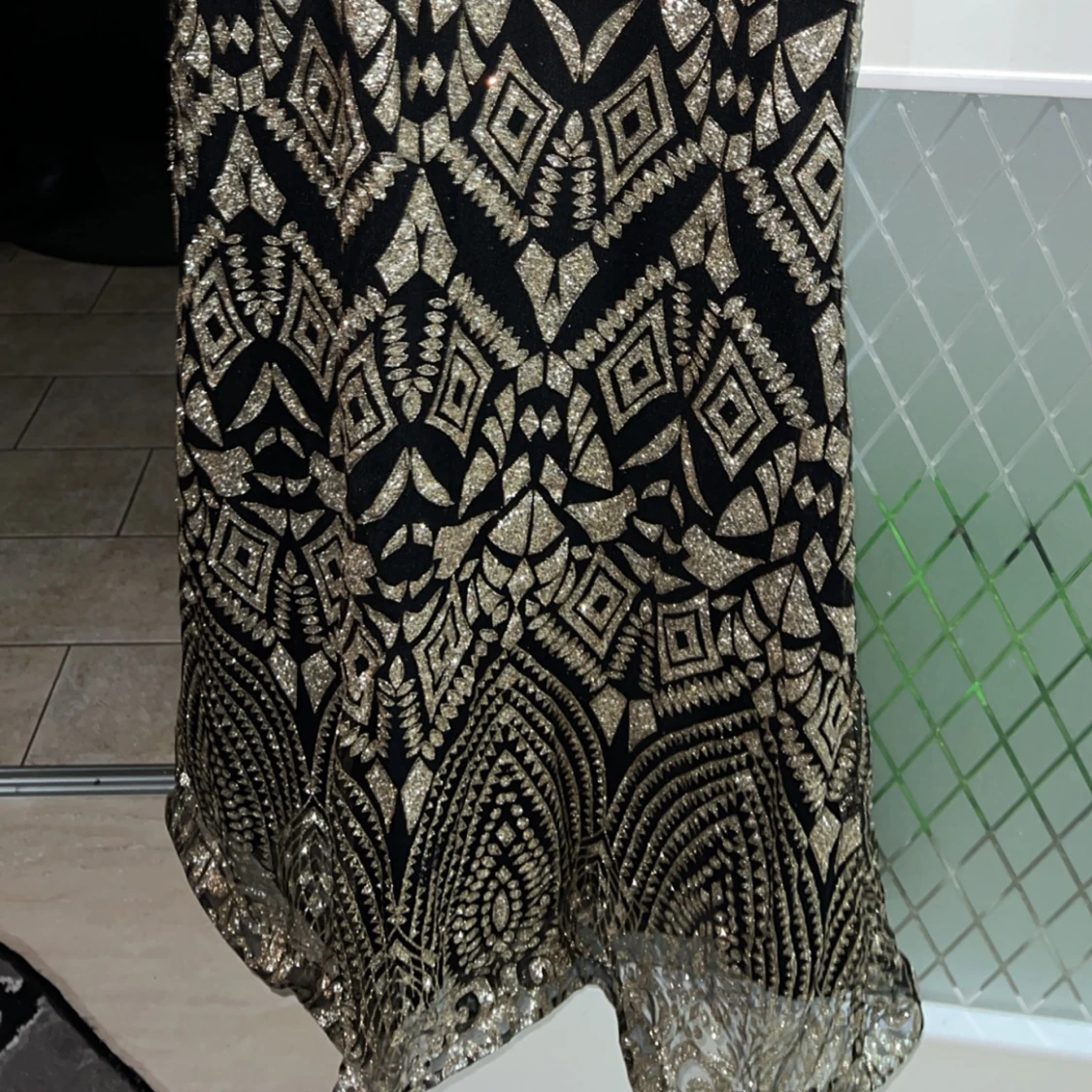 Långärmad festklänning  - 91