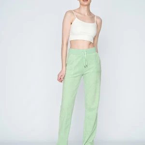 Juicy couture byxa - Är i jättebra skick men använder inte pga att jag köpte ett par nya som passade bättre. Jag skulle säga att de kommer passa någon som är XS-S bättre, eftersom jag har XXS och de är förstora. Skriv privat för fler bilder!