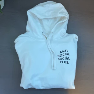 Anti social social club - OG 2017 assc hoodie, använd sparsamt. 