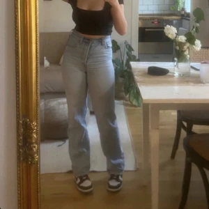 Nike Dunk High - Nike Dunk High Panda! Använda men i skick 8/10. Skriv för fler, tydliga bilder. Priset kan gå att diskutera! Kom med förslagn❤️