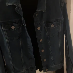Gant Jeans jacka  - En jeans jacka från Gant jätte fin aldrig använt ❤️