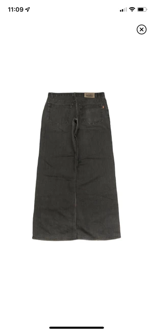 Danger baggy jeans - Svarta Baggy jeans från märket danger 25 cm vid benöppningen 32x32