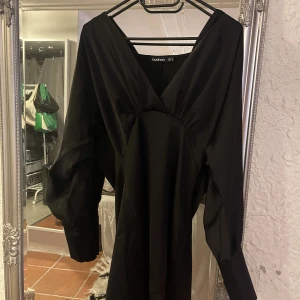 Svart klänning  - Använt en gång (som ny) 