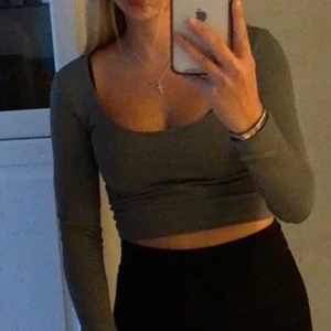 Topp från bikbok  - Fin & basic, men för liten