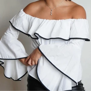 Zara topp - Oanvänd topp från Zara, S 🌸 50kr, snabb affär reducerar priset !!!