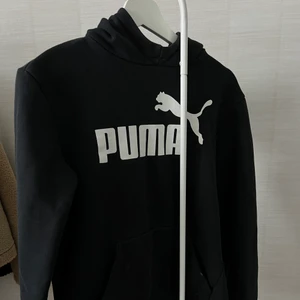 Puma Hoodie - Köpt ett par år sedan. Unisex.