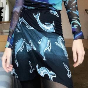 Sarong - Ingen storlek i, men passar en S-L och jag på bilden är S.