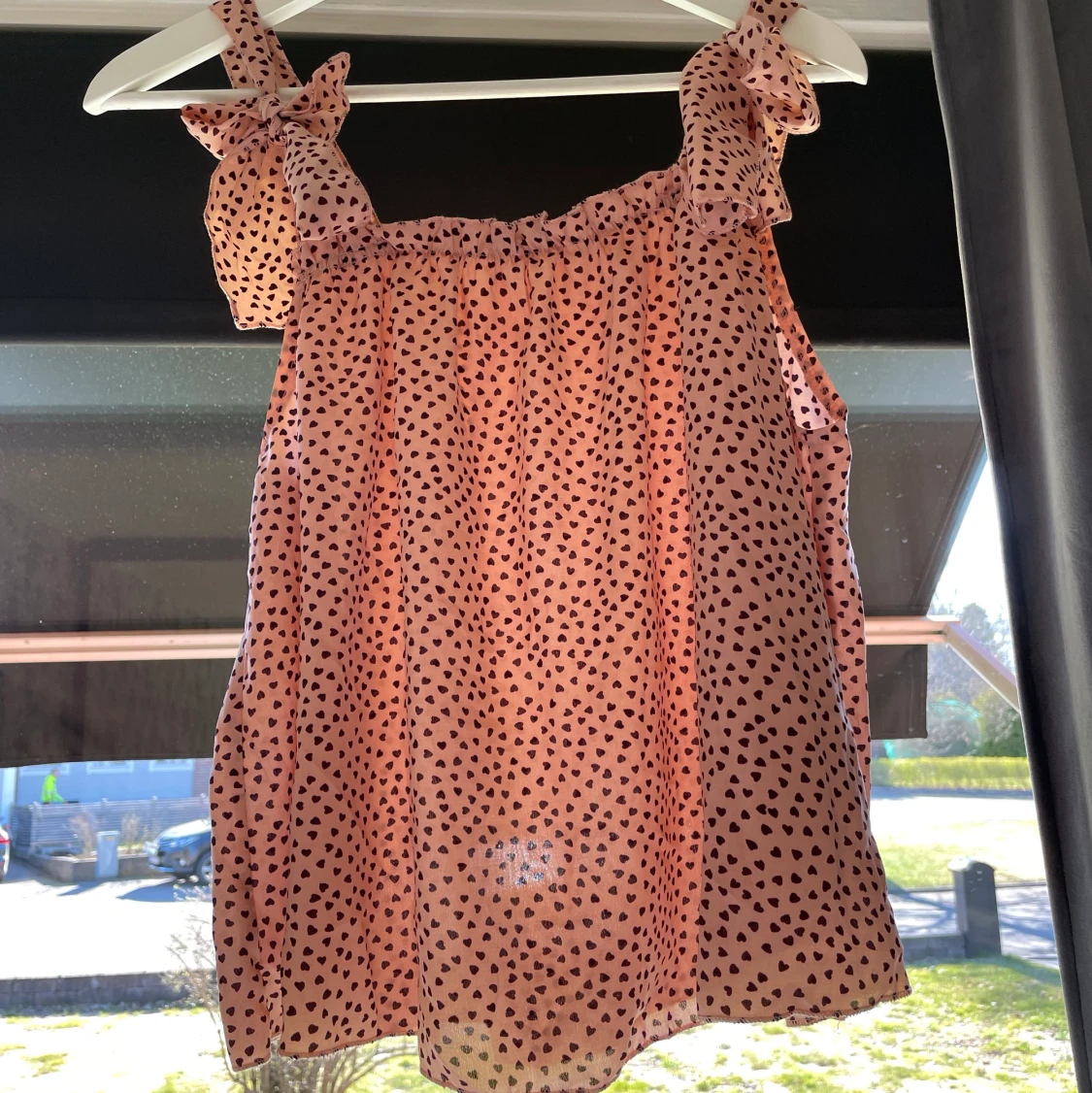 Rosa Topp från shein med lilla hjärtan. 