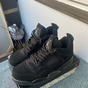 Jordan 4 blackcats - . Skriv vid intresse 