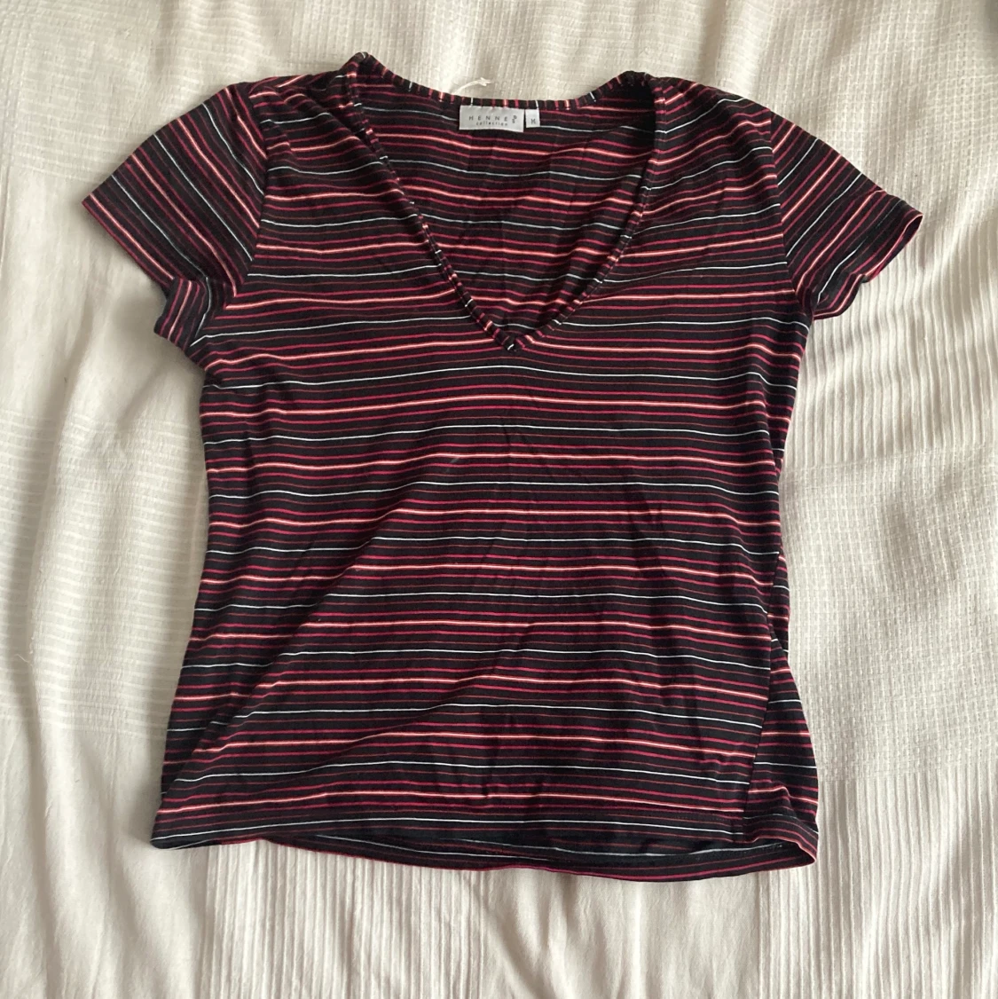 Snygg Randig tröja med urringning