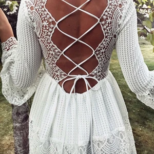 Sommarklänning - Klänning från Dennis Maglic som passar till sommar och student, använd en gång, säljer för att den inte kommer till användning. Skulle säga att den passar både XS och S☺️ köpte för ca 500-600 kr nypris