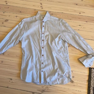 Skjorta Stenströms - Blå skjorta från Stenströms i gott skick, fitted body