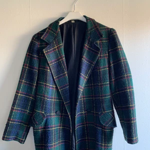 Kavaj - Kavaj/ jacka med tunt foder, perfekt till våren. 