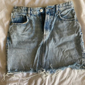 Jeans kjol - Super fin blå jeans kjol!! 