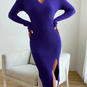 Klänning  - En fin stickad klänning, helt ny men fel storlek💕💕köparen står för frakten 