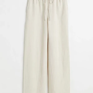 Linne byxor storlek M - Sjukt snygga slutsålda linne byxor från hm, säljer då de var förstora på mig (har vanligtvis xs/s) kan mötas i Västerås 