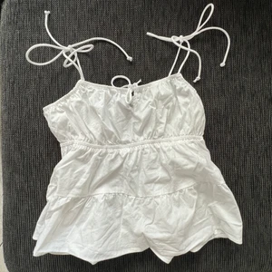 Sommarlinne - Vitt sommarlinne från HM i storlek M 💕