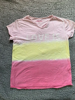 Zadig Voltaire tshirt - Zadig T-shirt i storleken xs fint skick knappt använd💕