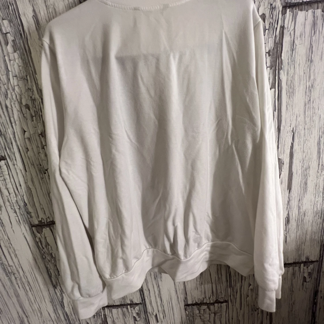 Vit tröja med tryck  - 90