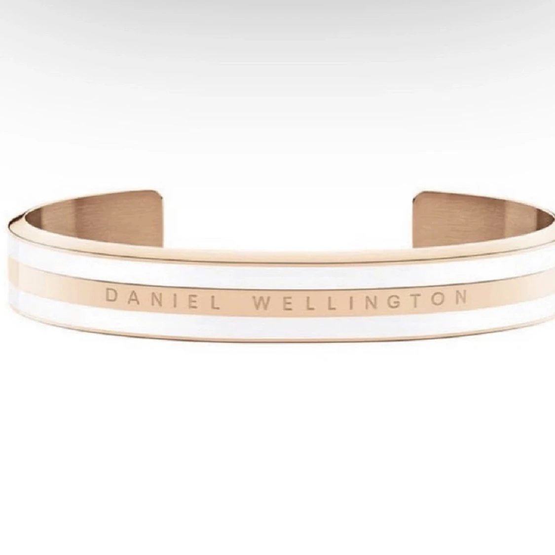 Daniel wellington - 90