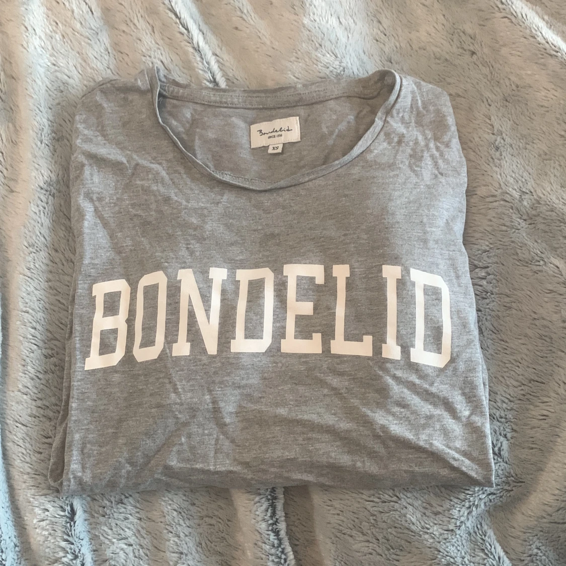 Grå Bondelid tröja