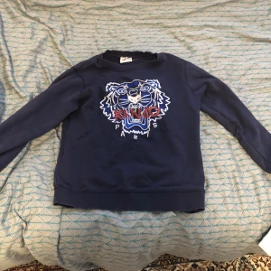 Kenzo - Kenzo Tröja storlek XS // Dålig bild tagen säljes just nu köptes för 2000kr