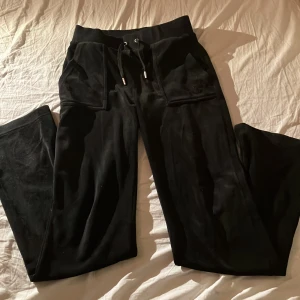 Juicy couture byxor - Svarta juicy couture byxor,mycket bra skick