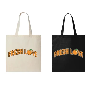 Fresh love Tote bag - Finns det några Sturniolo triplets fans i Sverige? För då kan ni köpa en tote bag från Fresh Love clothing. Den är i färgen Khaki alltså typ vit/beige. Jag råkade beställa den och kunde inte returnera den. Skicka bara ett meddelande för en video på väskan
