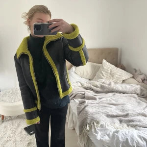 Jacka - Så cool ja ka från take two! Perfekt till våren. Pris kan diskuteras 