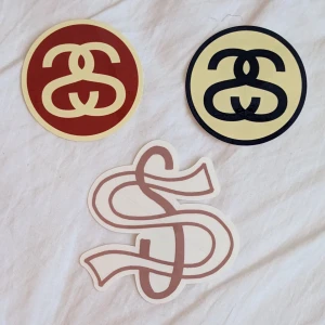 Äkta Stüssy klistermärken  - Äkta Stüssy klistermärken