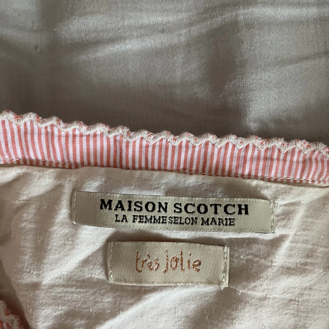 Stilig och luftig tunnare blus - 91