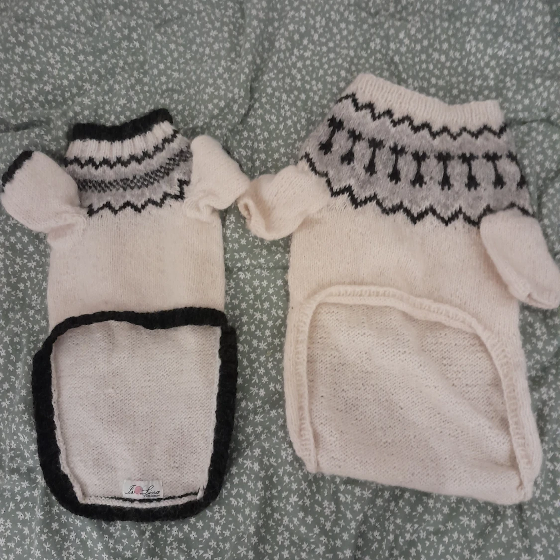 Hundkläder handstickade - 91