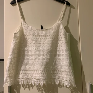  Linné -   jag kan skicka den på posten, men ni får betala frakten själv 🙂