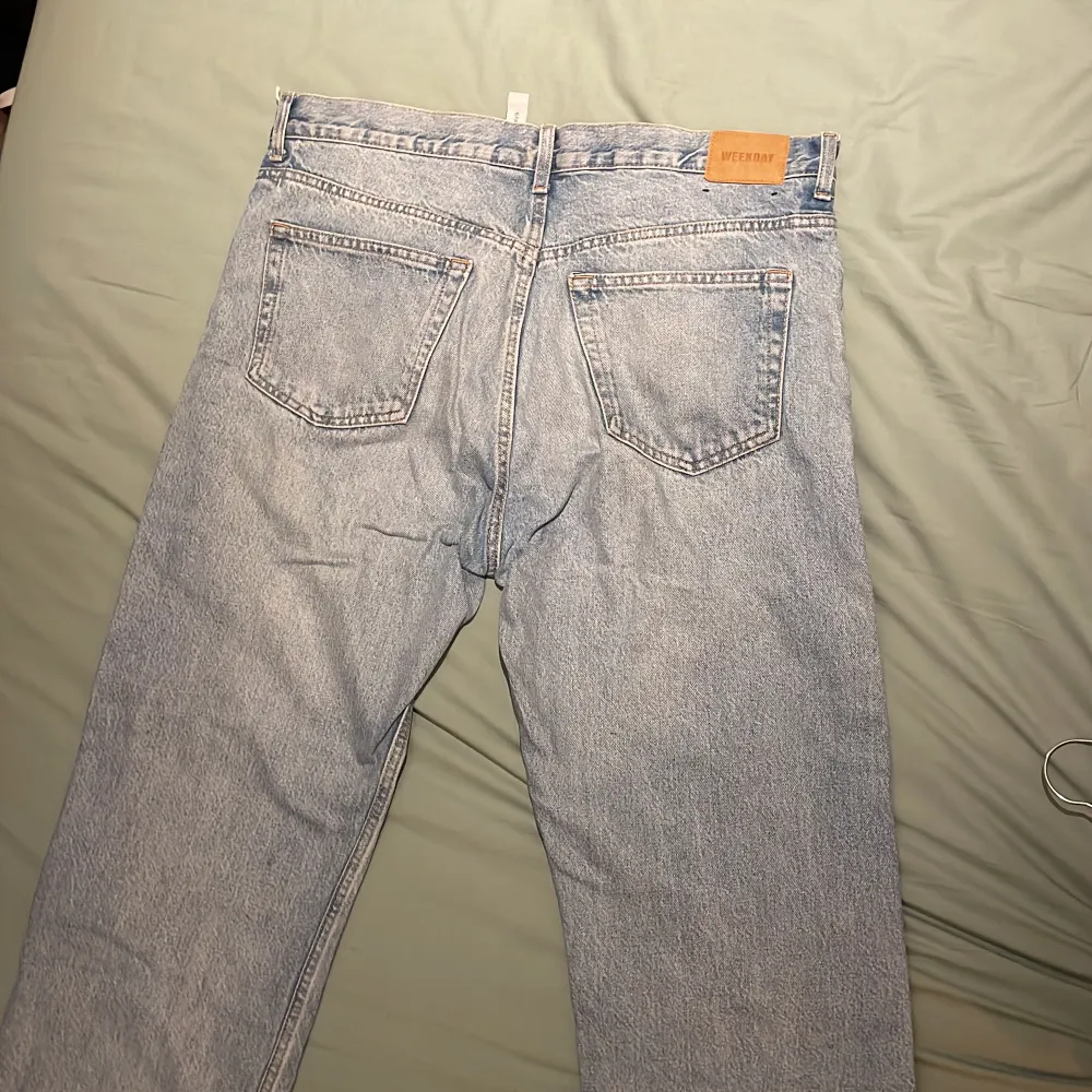 Skick 10/10  Ljusblå snygga jeans  Passform: Loose . Jeans & Byxor.