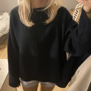 Stickad tröja  - Kommer tyvärr inte till användning! Skriv vid frågor!💕