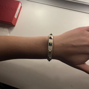 Valentino armband  - Såld