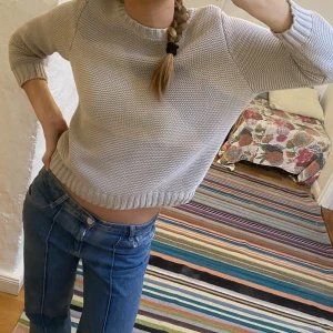 Stickad tröja, COS - Grå tröja från cos, med trekvartslånga ärmar!😍