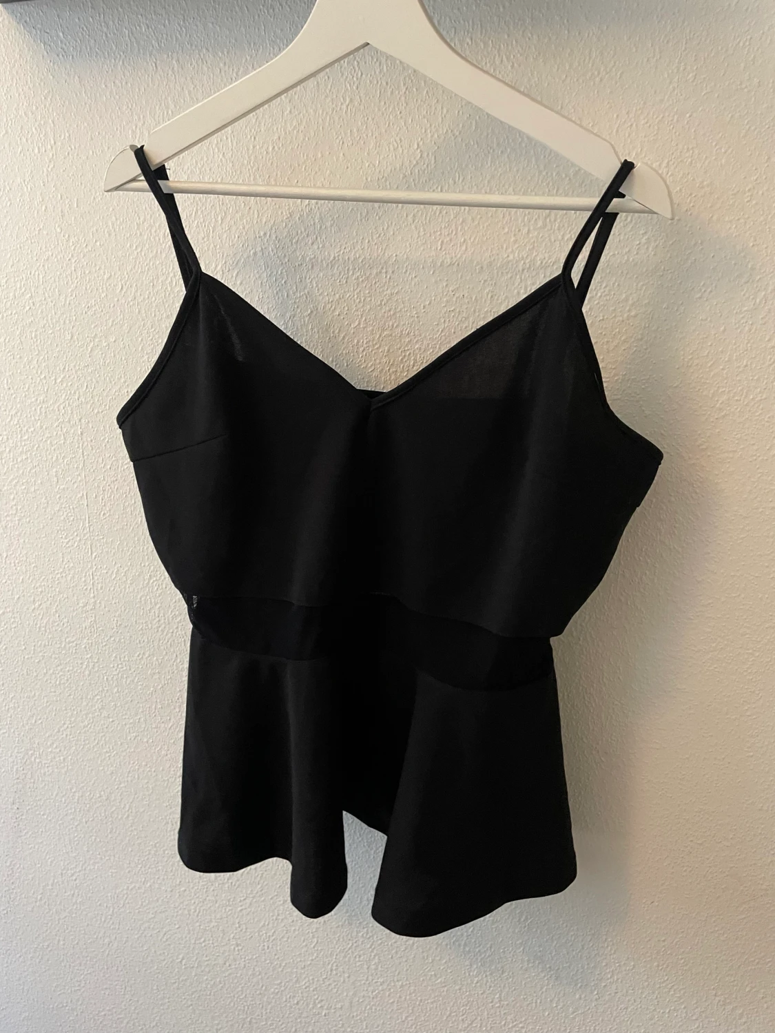 Svart linne med mesh