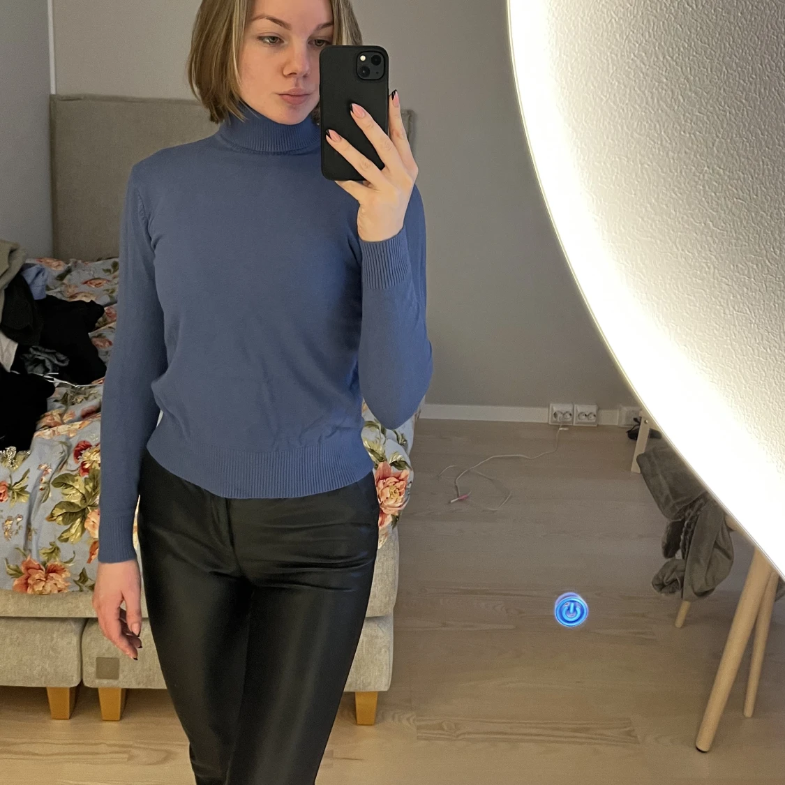 Ljusblå turtleneck - 91