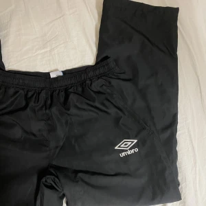 Träningsbyxor  - Träningsbyxor i storlek M😊