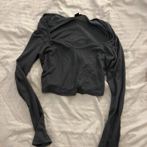 Tröja - Storlek M men sitter mer som S