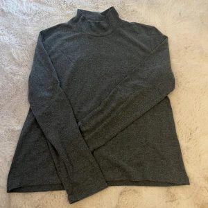 Polotröja  - Polotröja